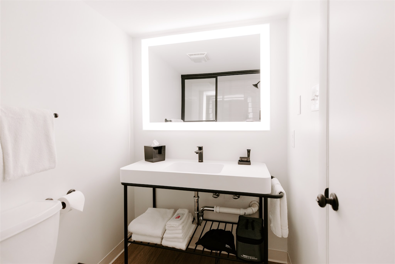Ocean City Hotel Bathroom