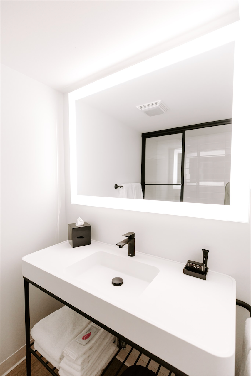 Urban View hotel room bathroom